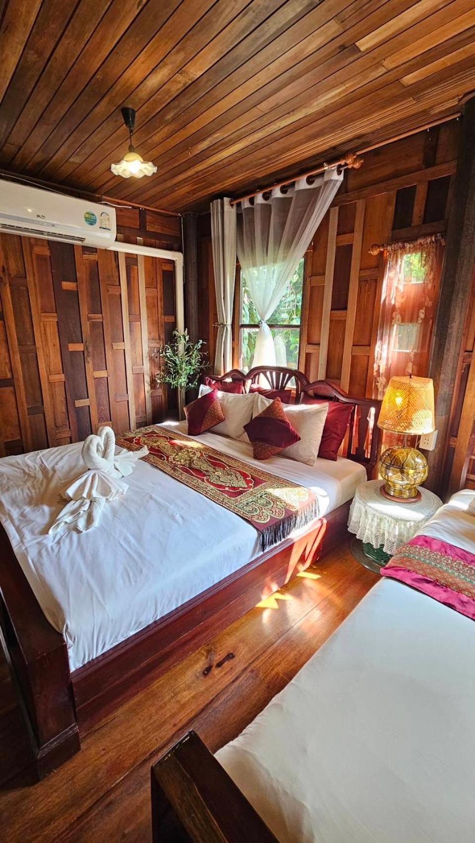 The Antique Riverside Resort Ban Pong  Exteriér fotografie