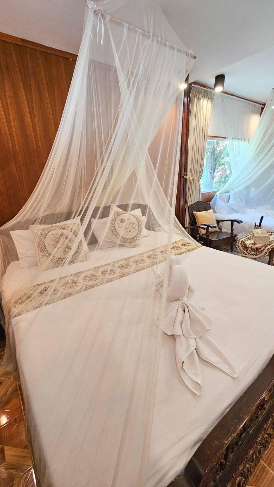 The Antique Riverside Resort Ban Pong  Exteriér fotografie