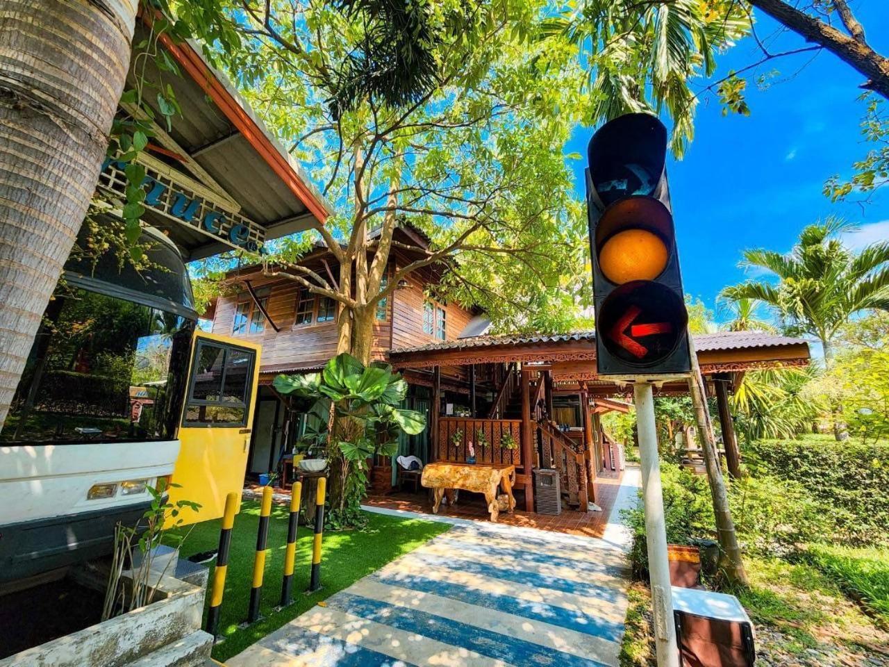 The Antique Riverside Resort Ban Pong  Exteriér fotografie
